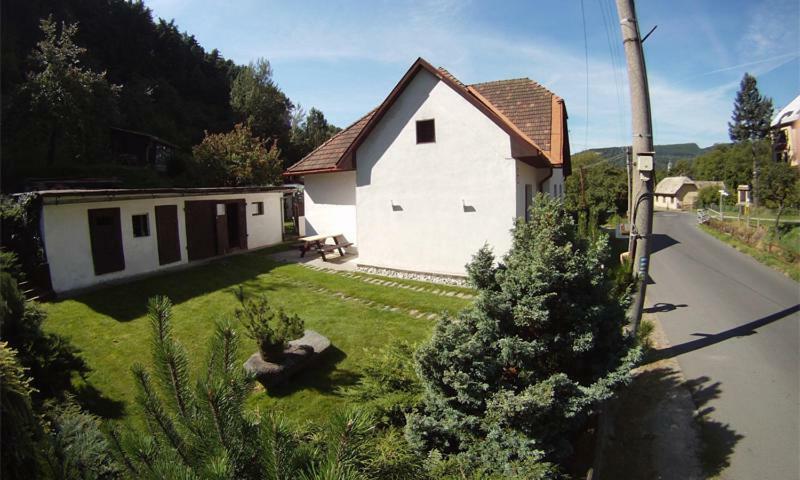 Penzion Pod Vejmutovym Lesom Kremnitz Exterior foto